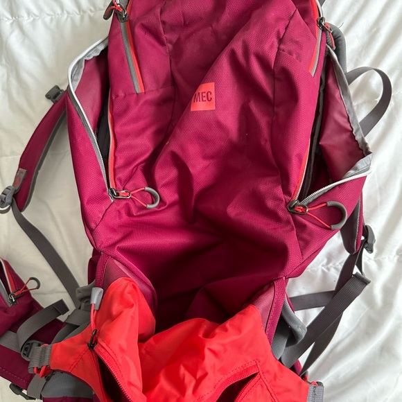 MEC women’s pack - Picture 2 of 9